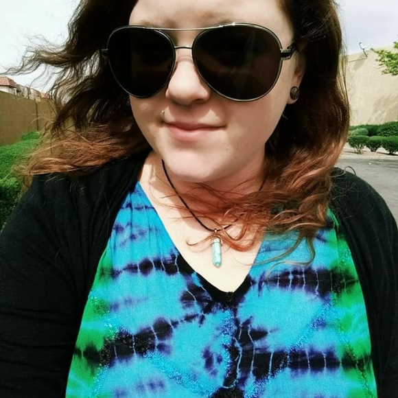 Meet your Posher, Jennifer - Picture 5 of 6